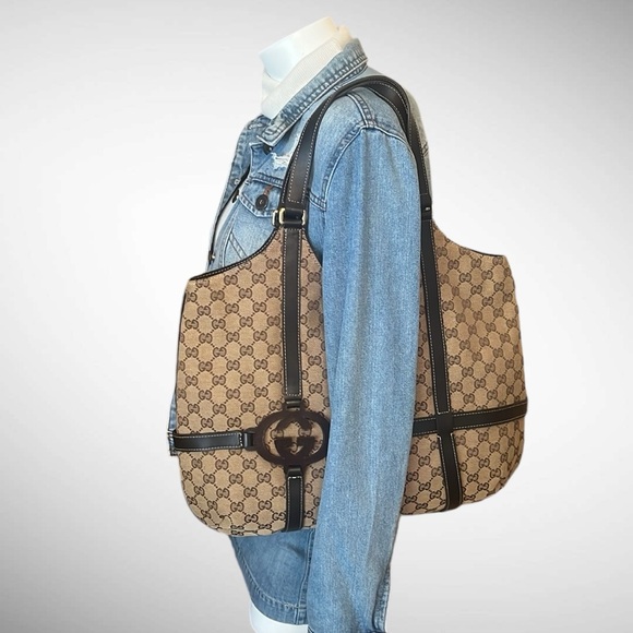 A213 - 💯 % authentic Gucci shoulder bag - Picture 2 of 16